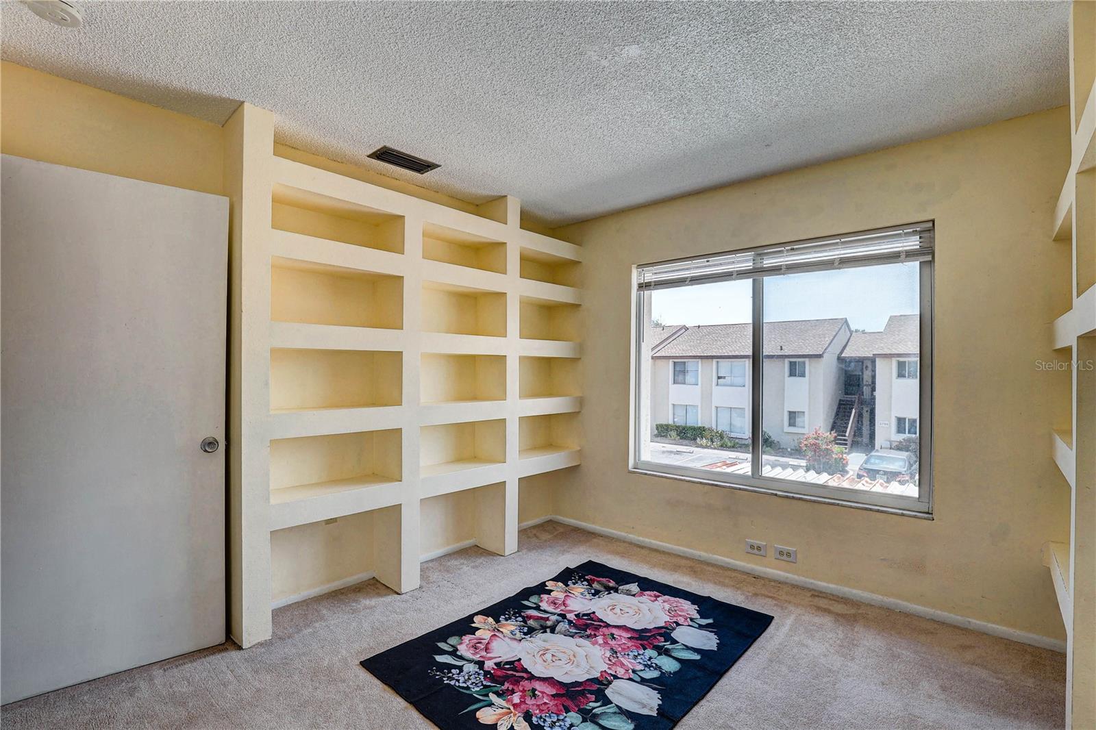 Image 15 of 40 For 2716 Hidden Lake Boulevard C