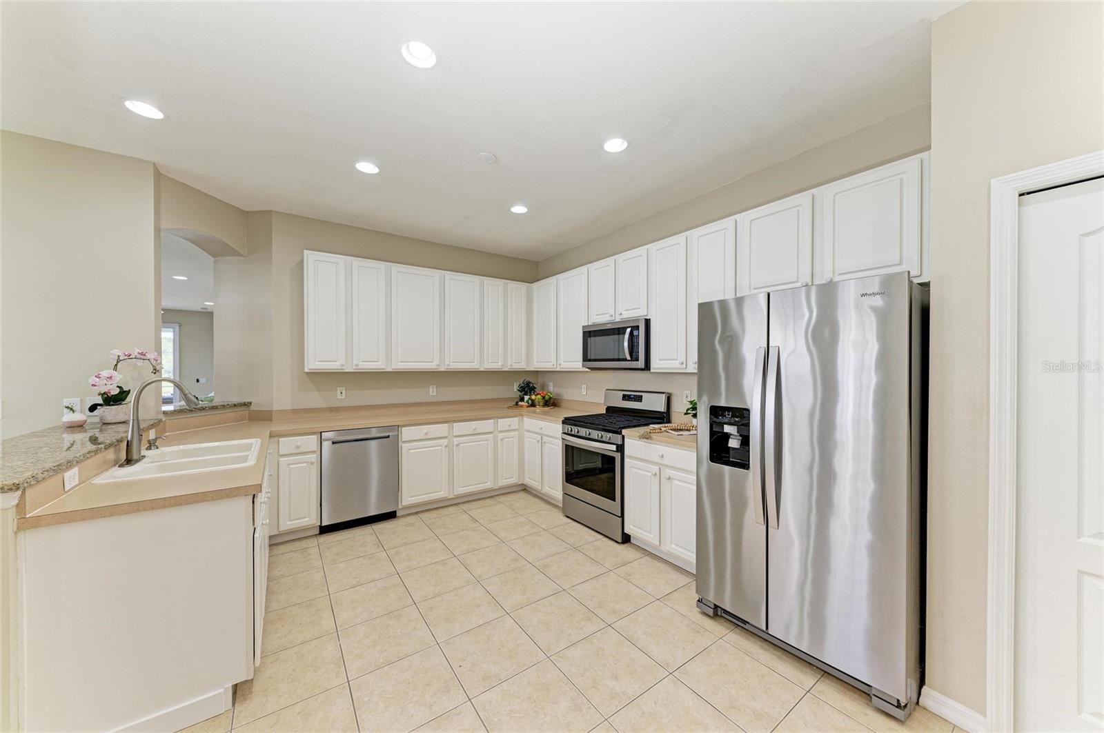 Image 14 of 97 For 7039 Woodmore Terrace