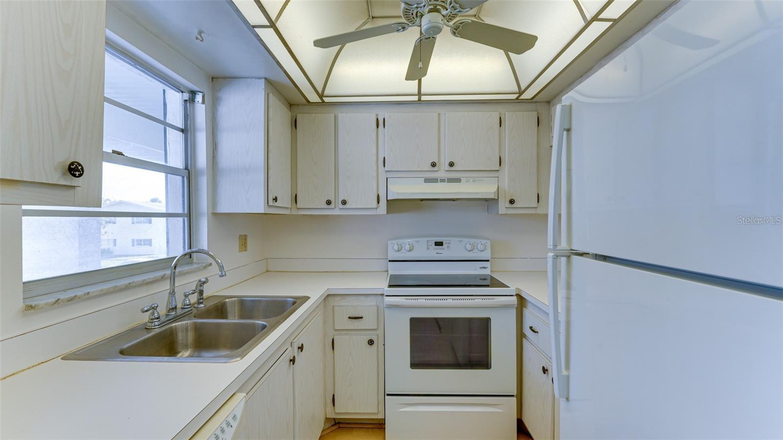 Image 4 of 11 For 202 47th Avenue Drive W 333