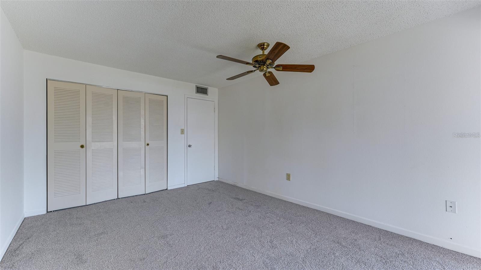 Image 6 of 11 For 202 47th Avenue Drive W 333
