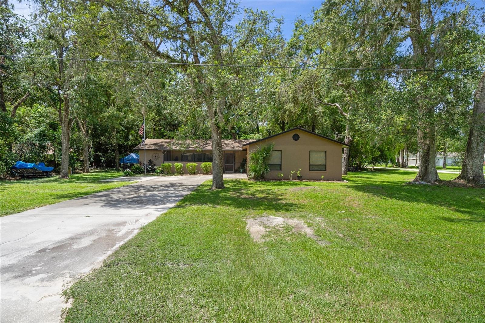 Listing photo id 0 for 16118 Wilson Boulevard