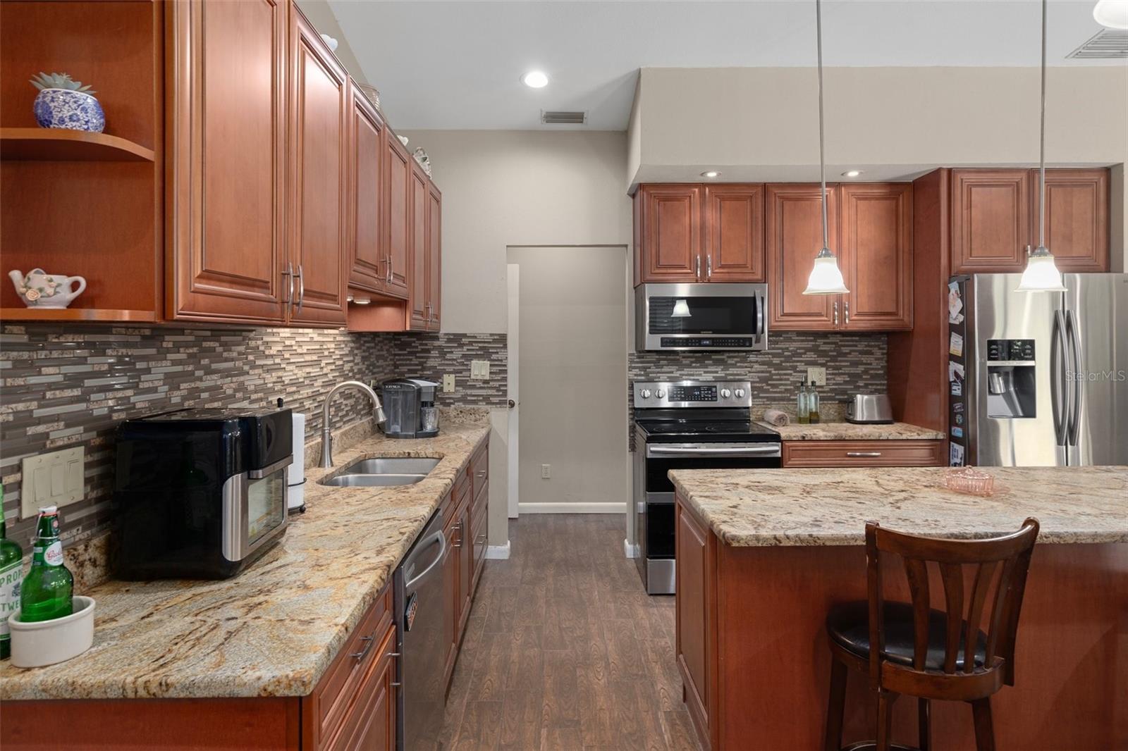 Listing photo id 18 for 16118 Wilson Boulevard
