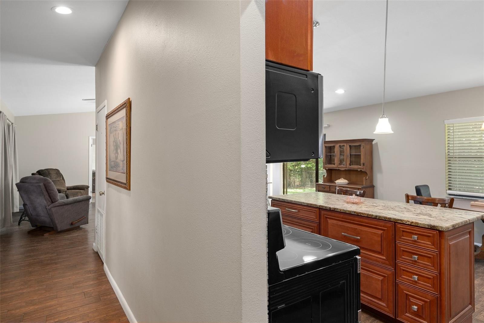 Listing photo id 19 for 16118 Wilson Boulevard
