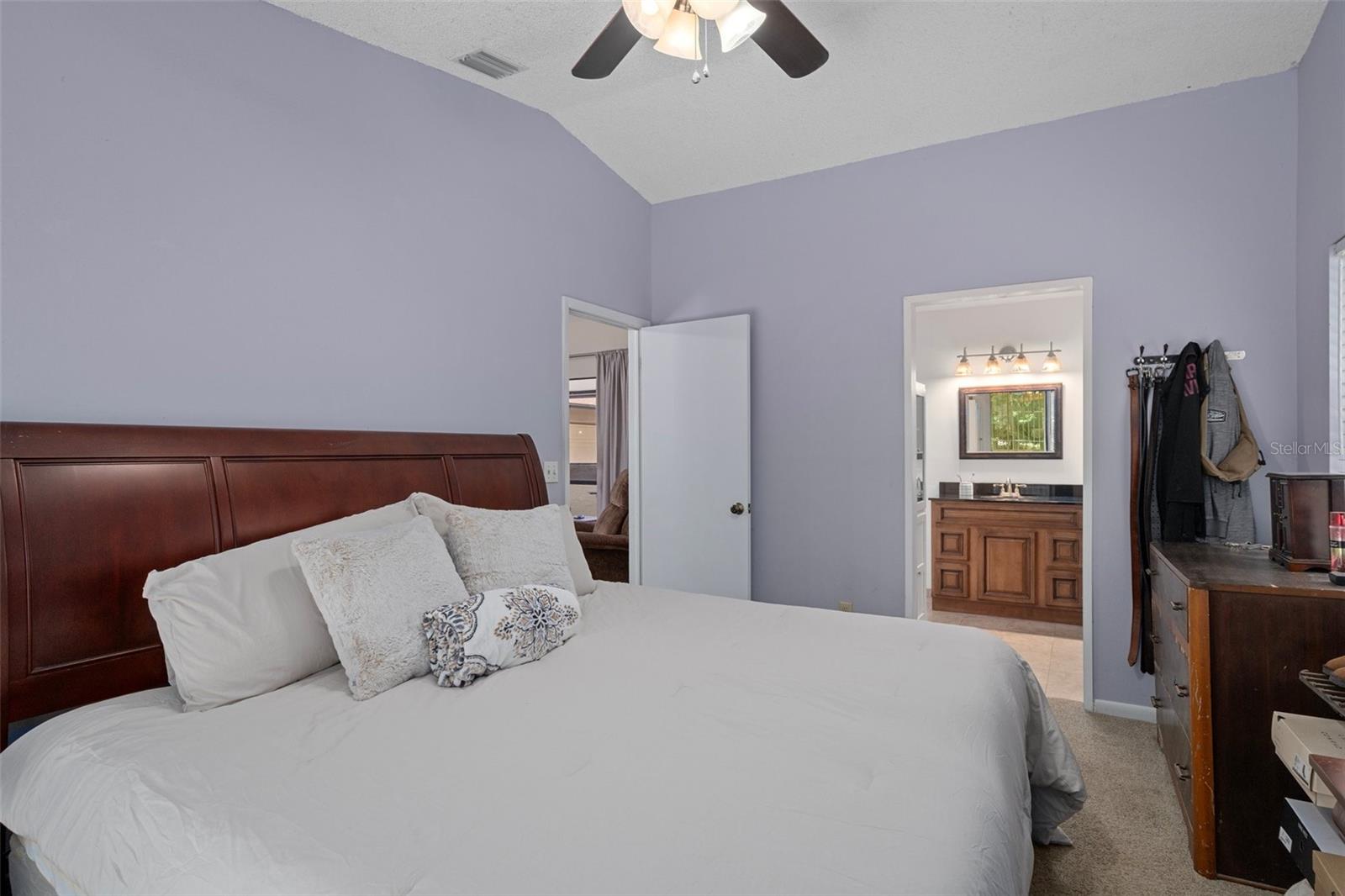 Listing photo id 22 for 16118 Wilson Boulevard