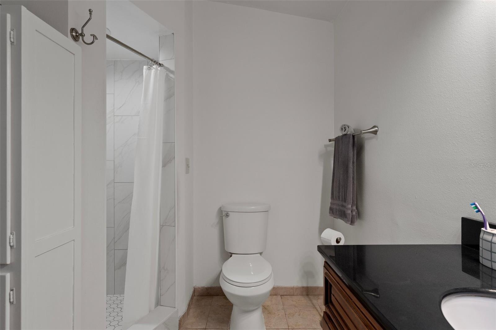 Listing photo id 24 for 16118 Wilson Boulevard