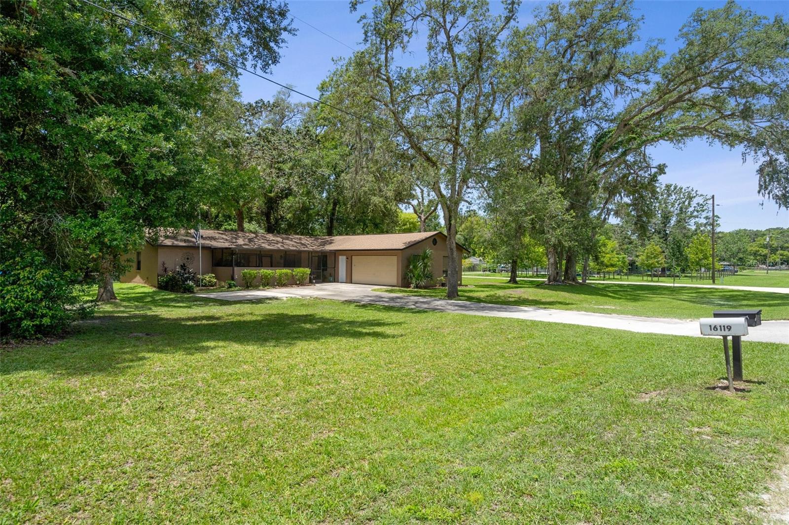 Listing photo id 1 for 16118 Wilson Boulevard