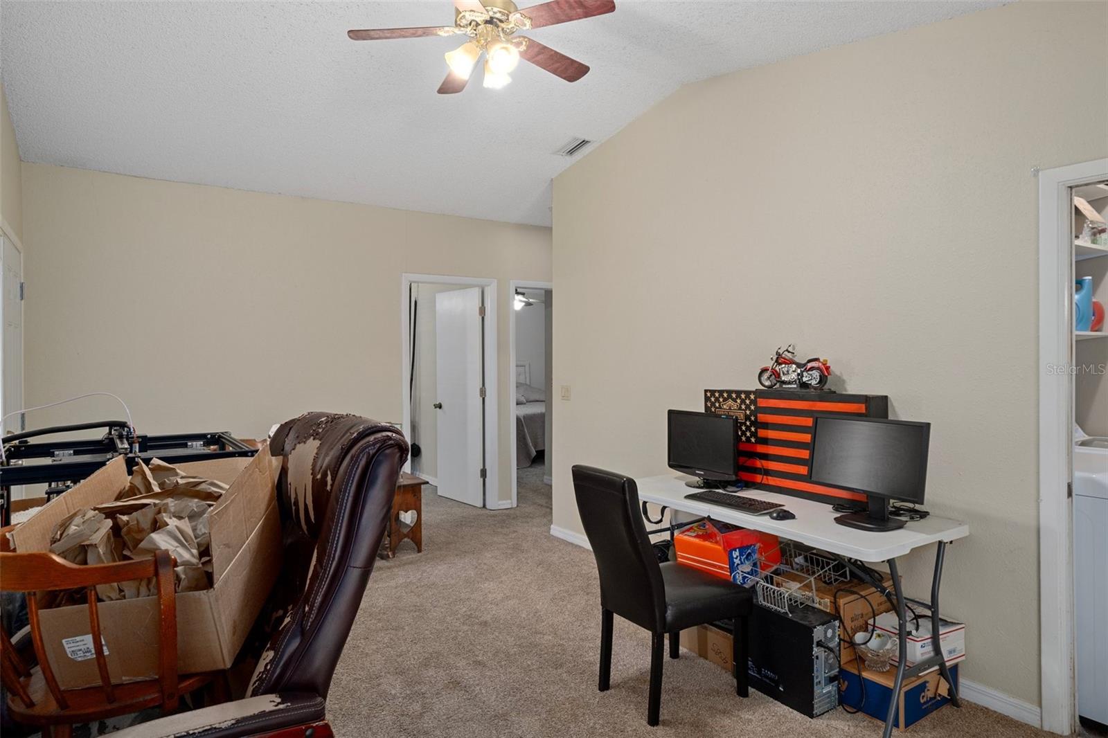 Listing photo id 30 for 16118 Wilson Boulevard