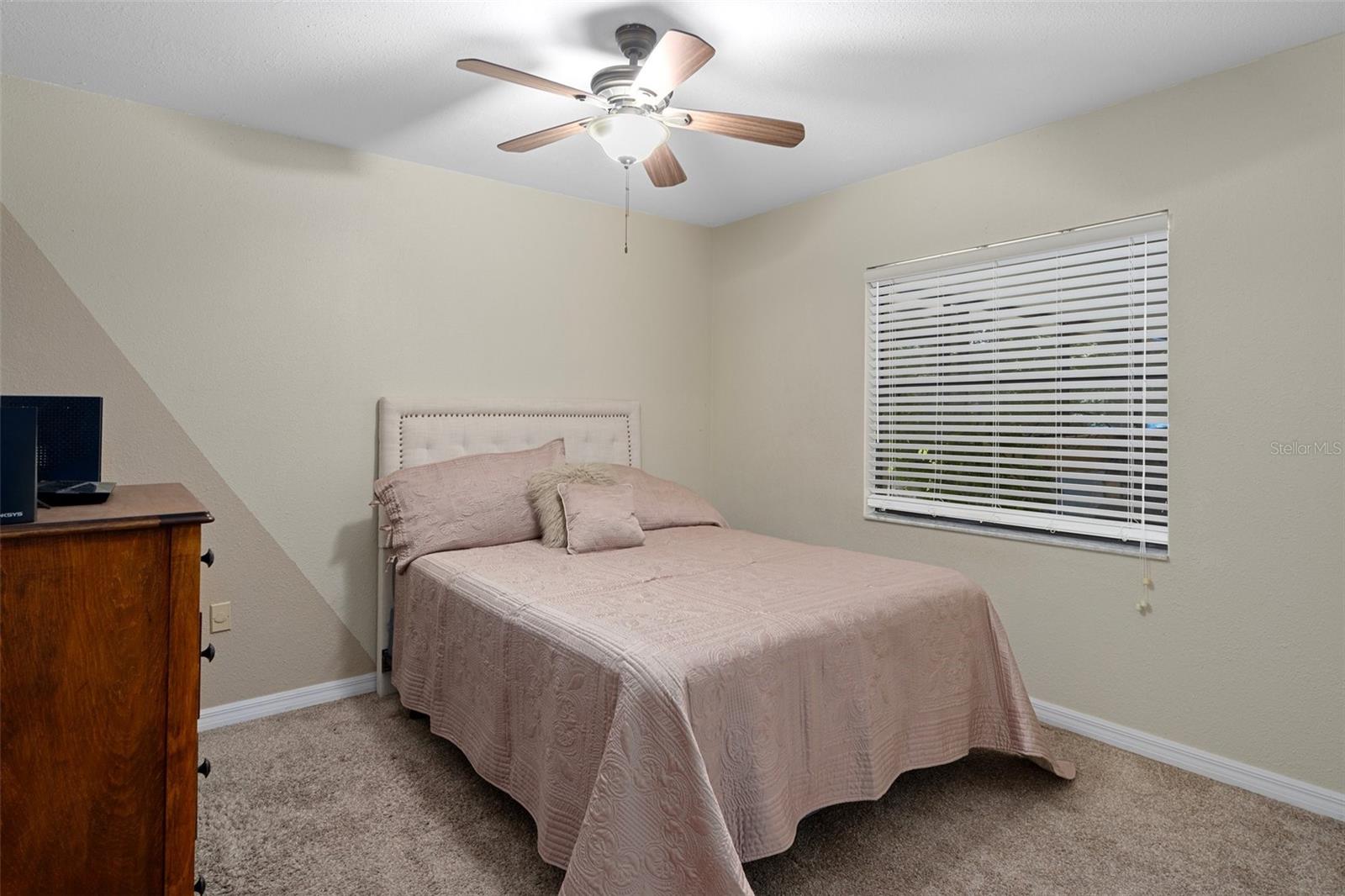 Listing photo id 35 for 16118 Wilson Boulevard