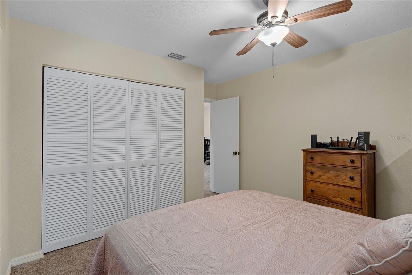 Listing photo id 36 for 16118 Wilson Boulevard
