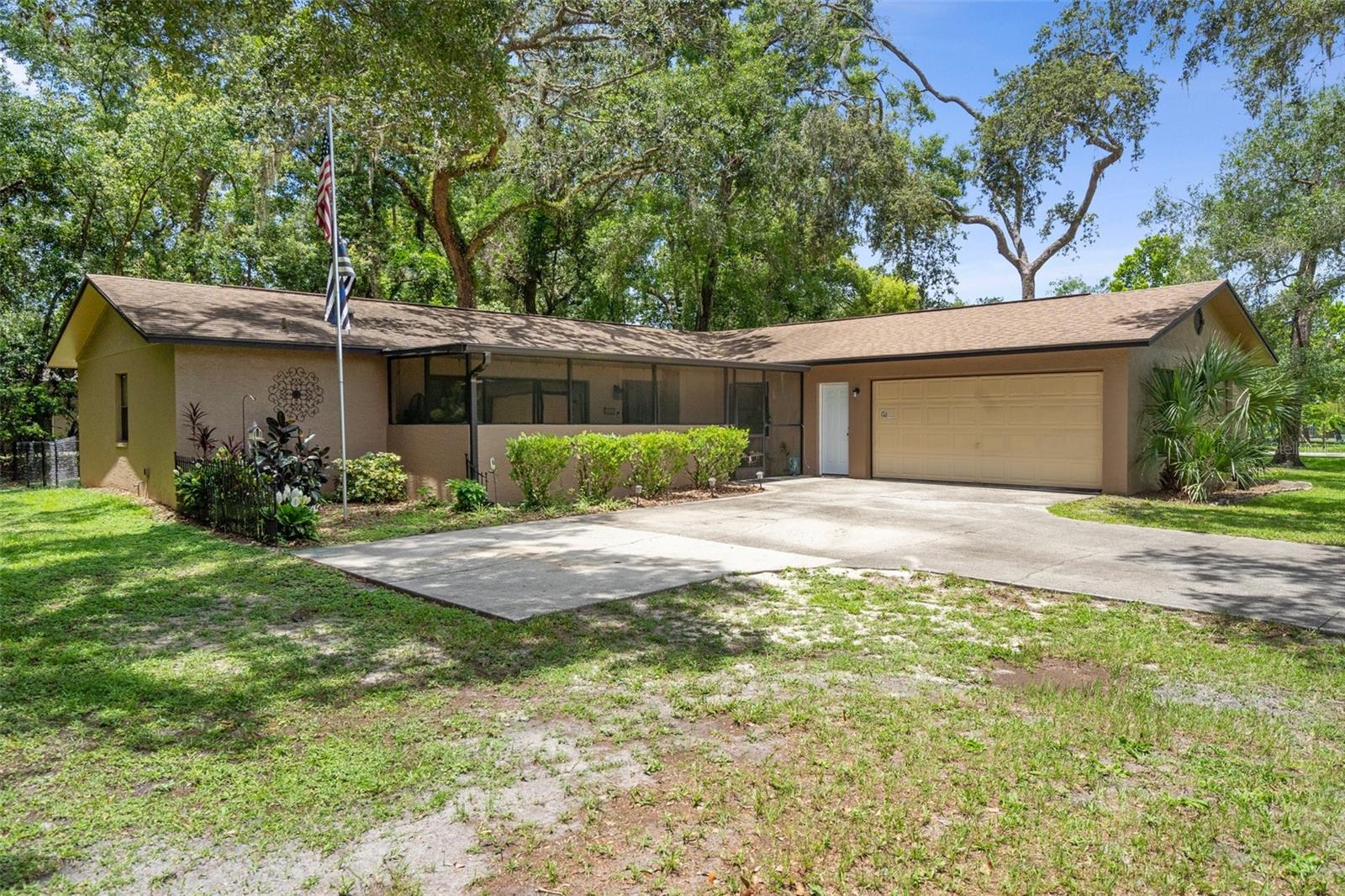 Listing photo id 2 for 16118 Wilson Boulevard