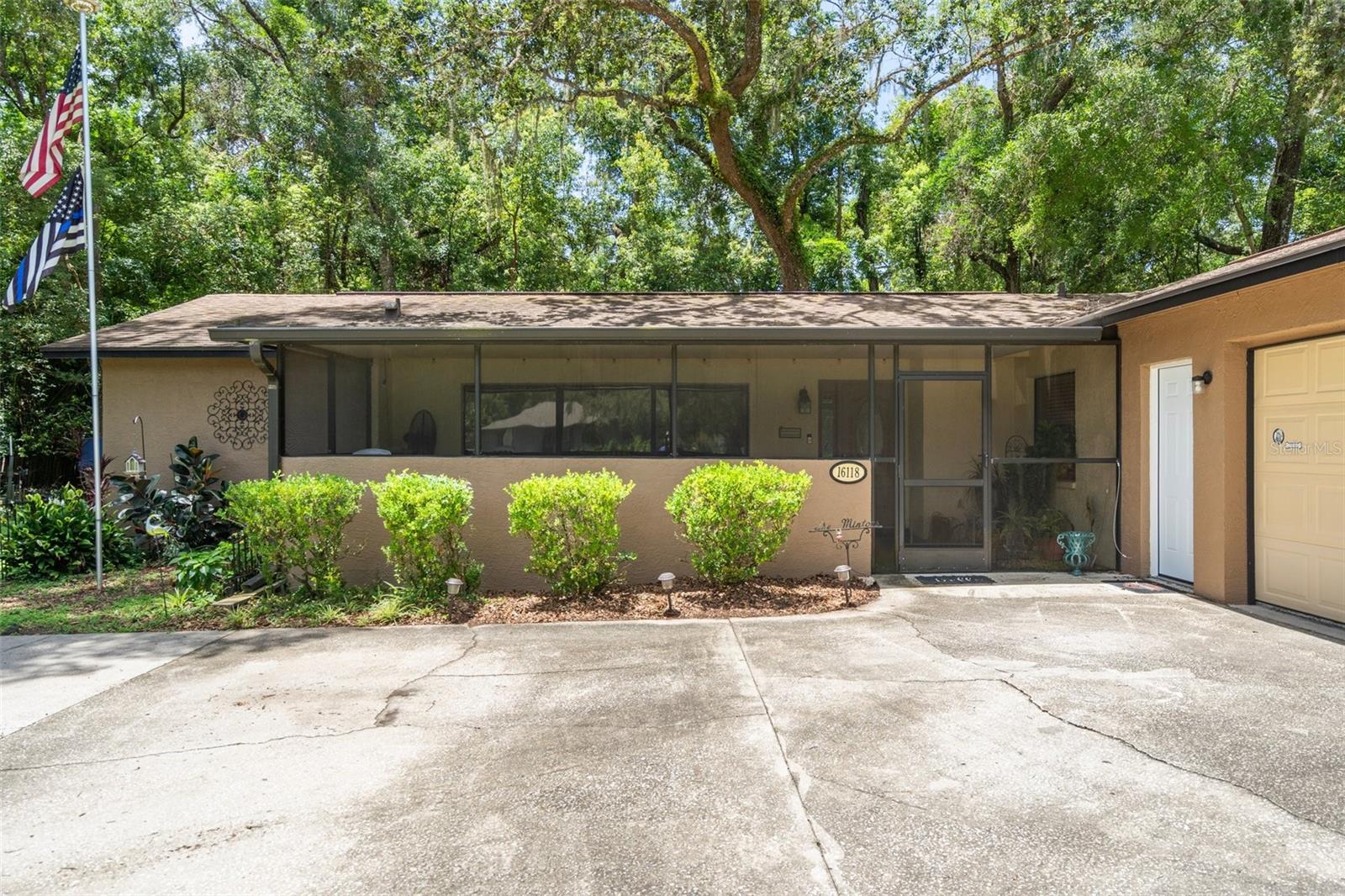 Listing photo id 3 for 16118 Wilson Boulevard