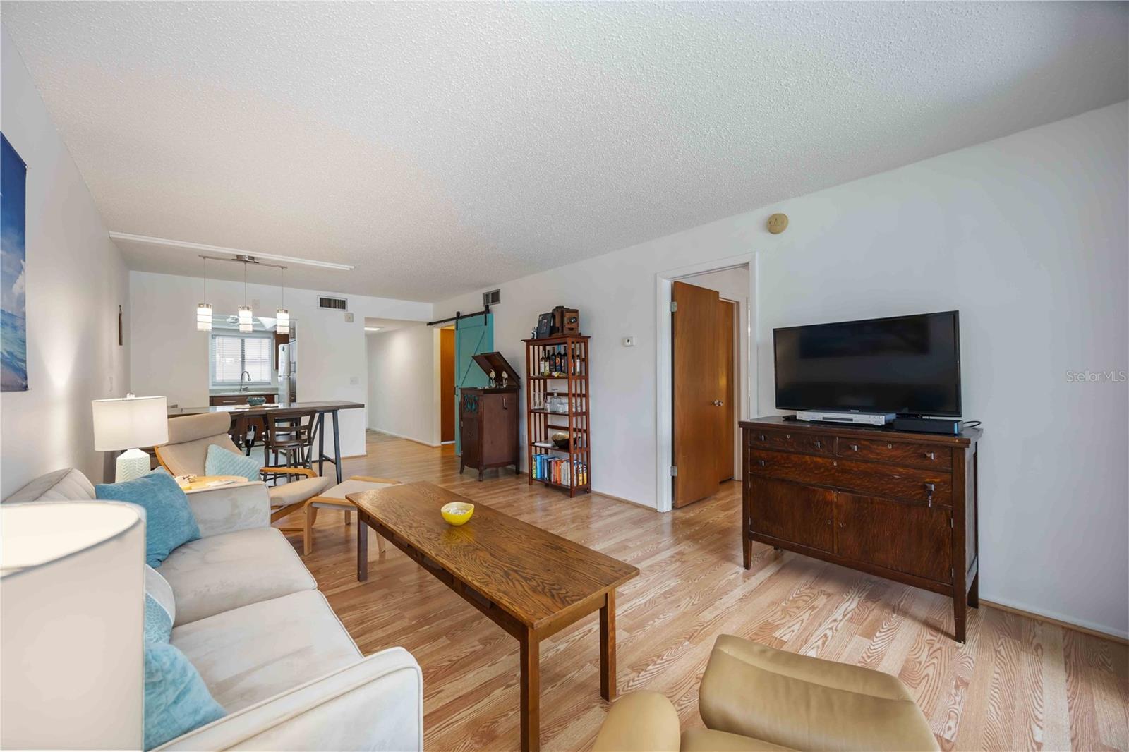 Image 6 of 28 For 2220 Stickney Point Road 528
