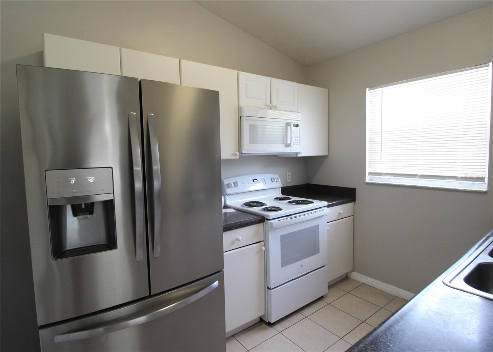 Image 2 of 10 For 864 Hand Avenue