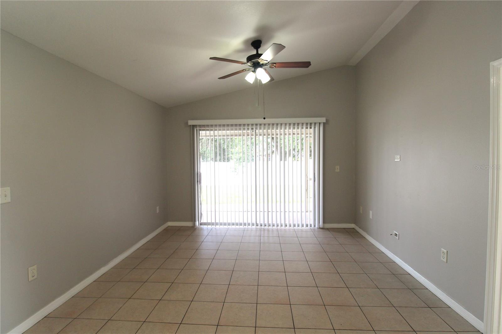 Image 4 of 10 For 864 Hand Avenue
