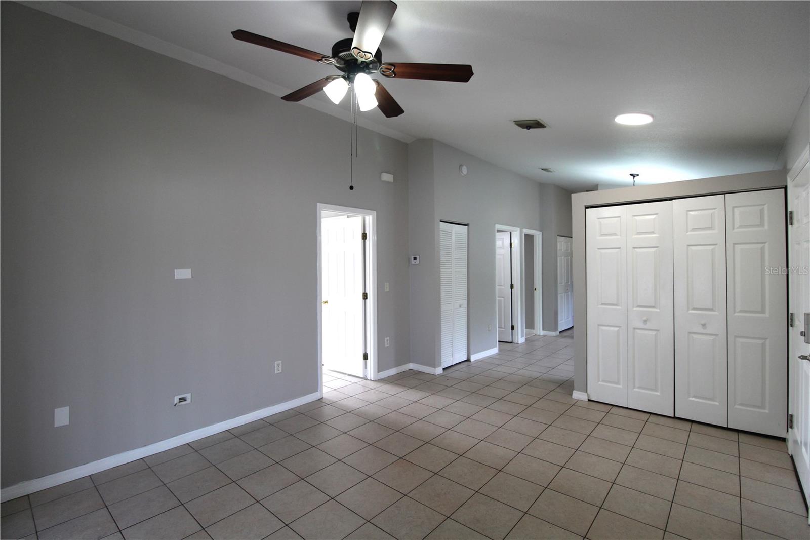 Image 5 of 10 For 864 Hand Avenue