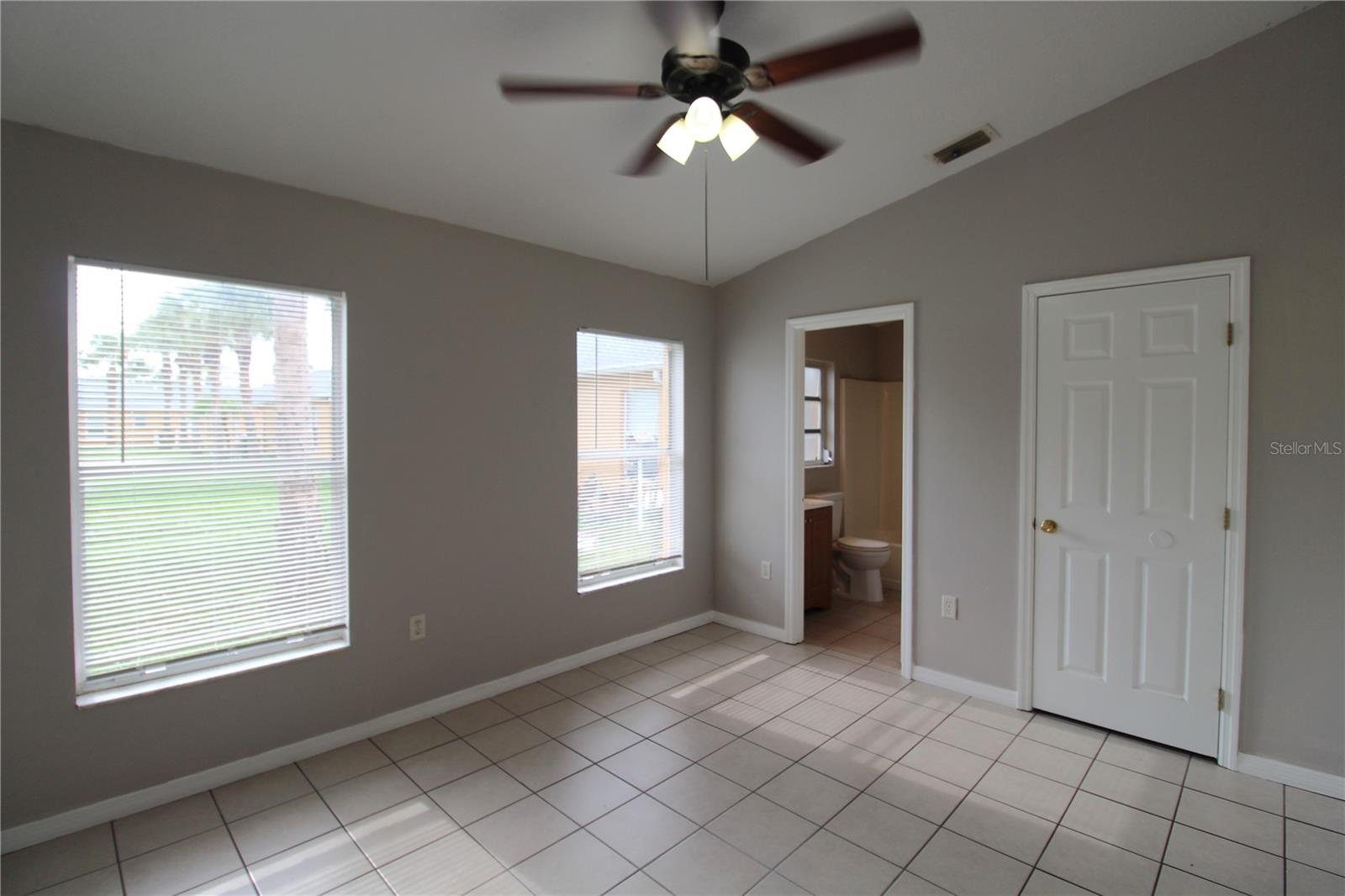 Image 6 of 10 For 864 Hand Avenue