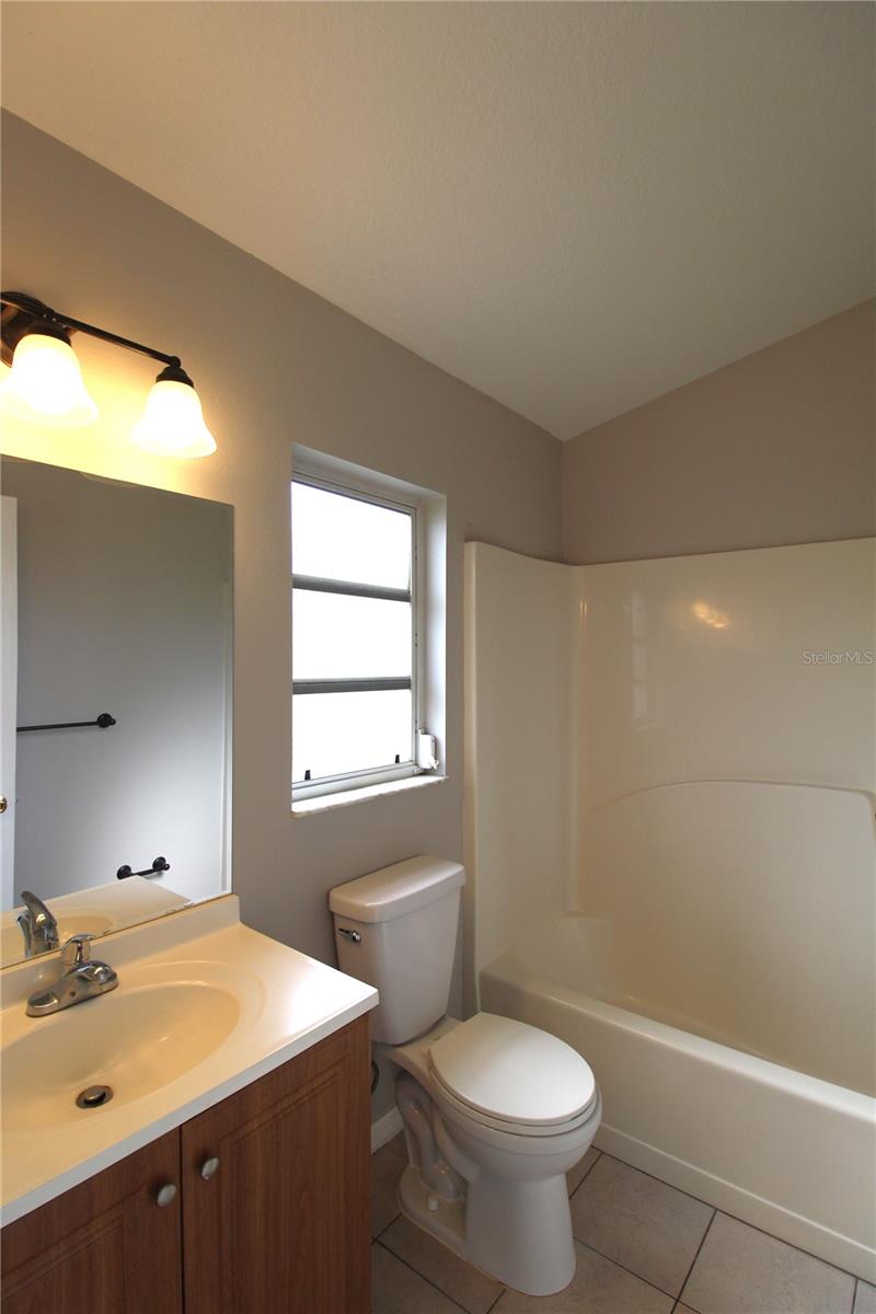 Image 7 of 10 For 864 Hand Avenue