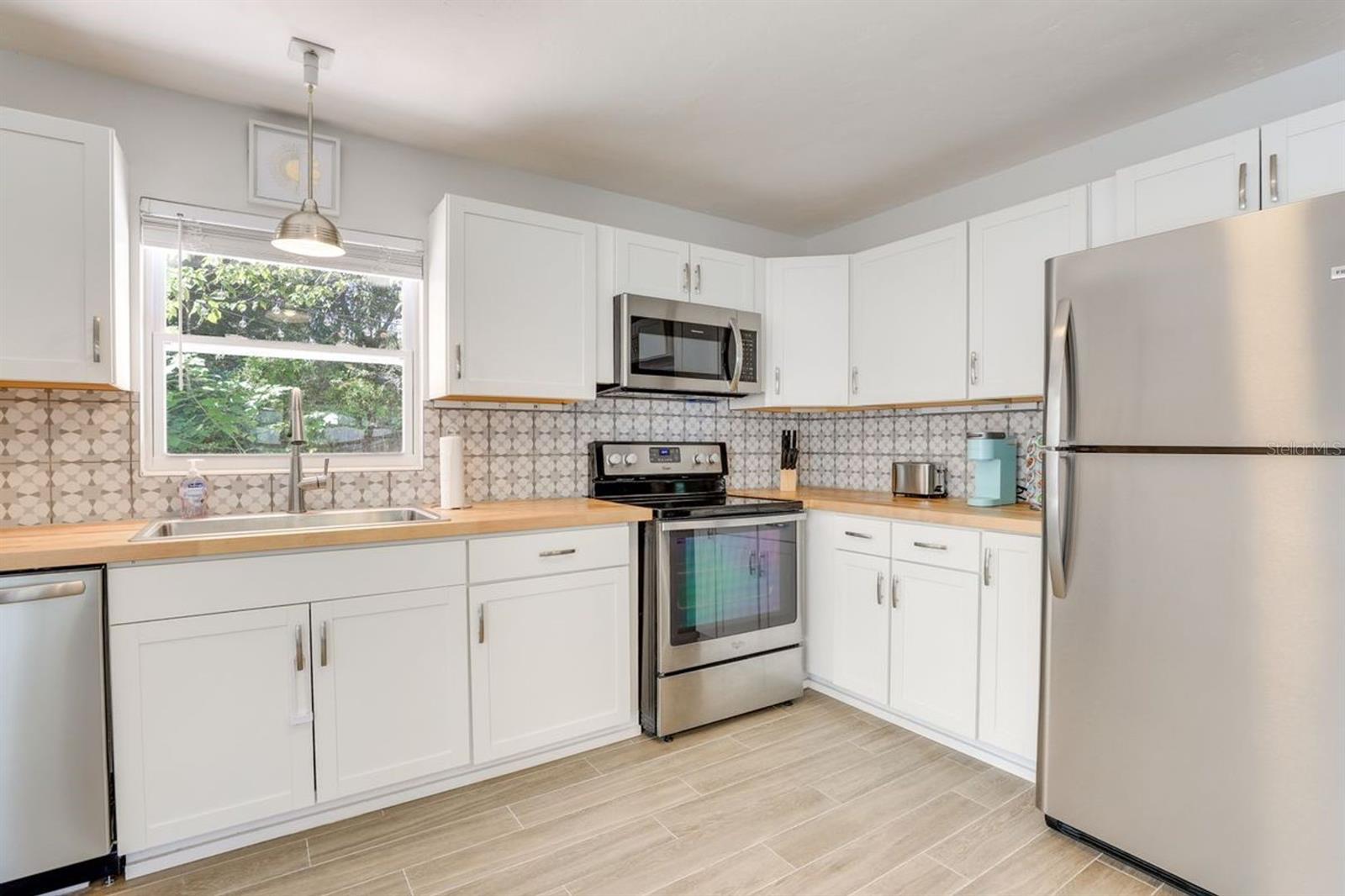 Image 11 of 26 For 2738 Martin Street