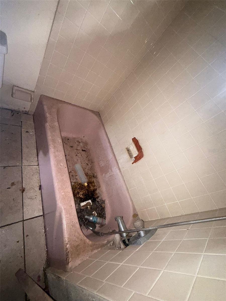 Image 18 of 25 For 617 Duss Street