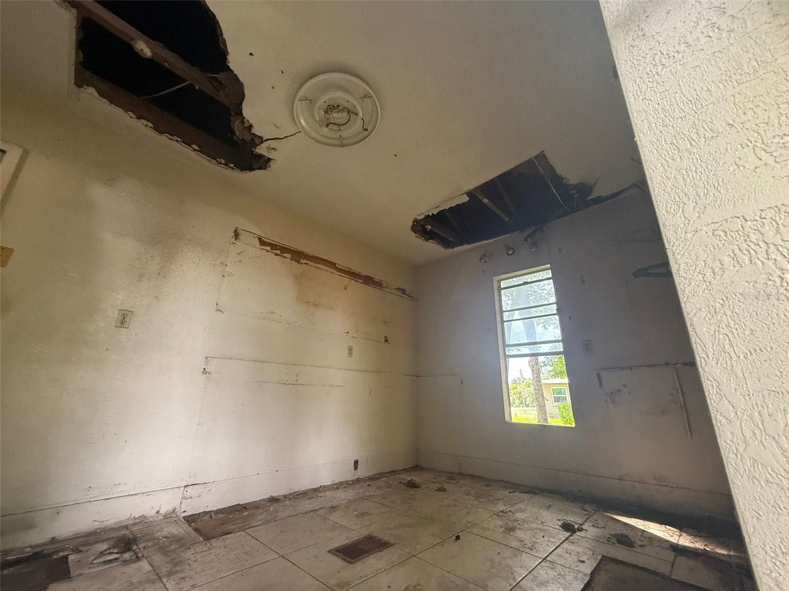 Image 4 of 25 For 617 Duss Street