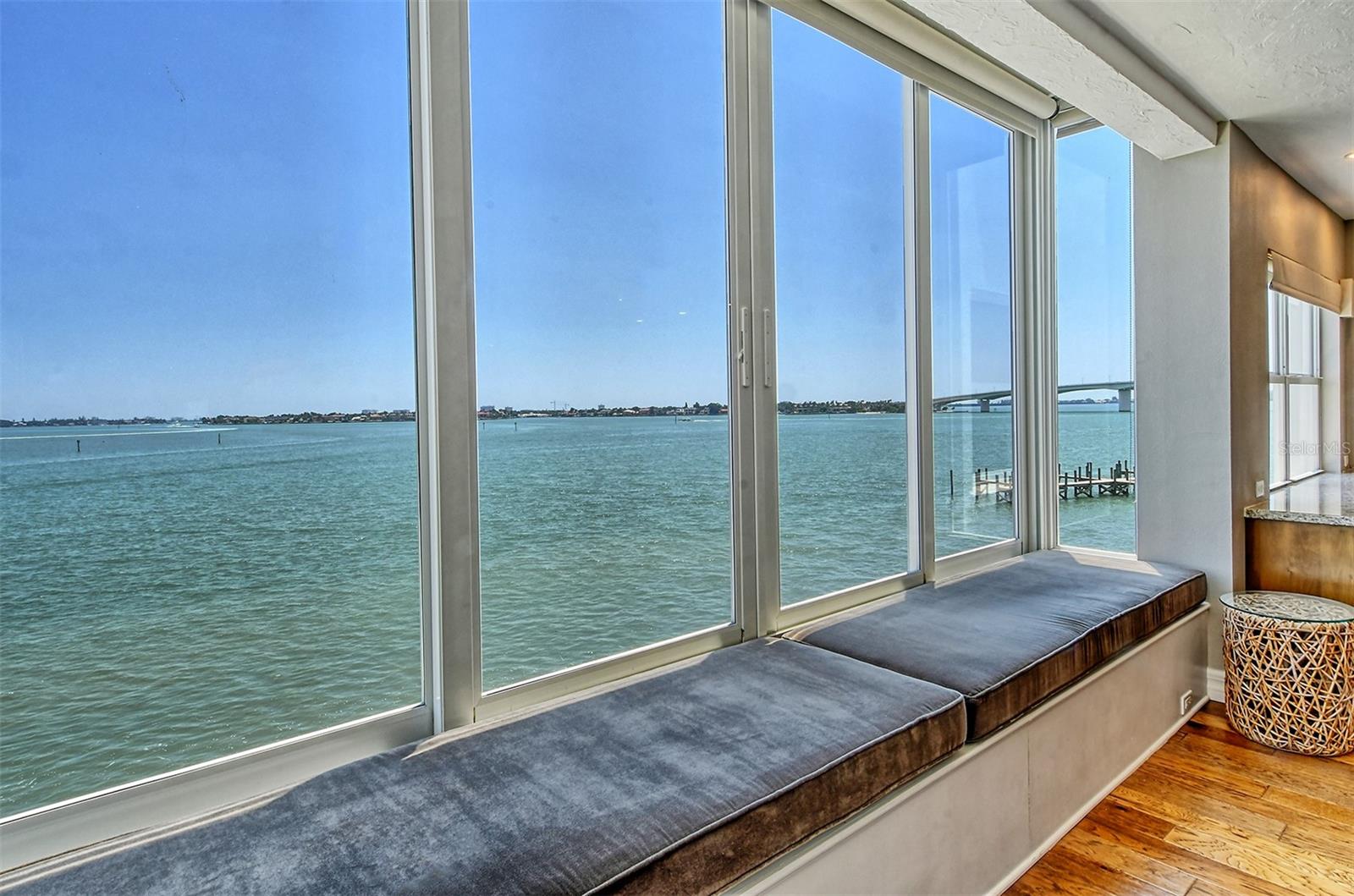 Image 11 of 39 For 400 Golden Gate Point 31