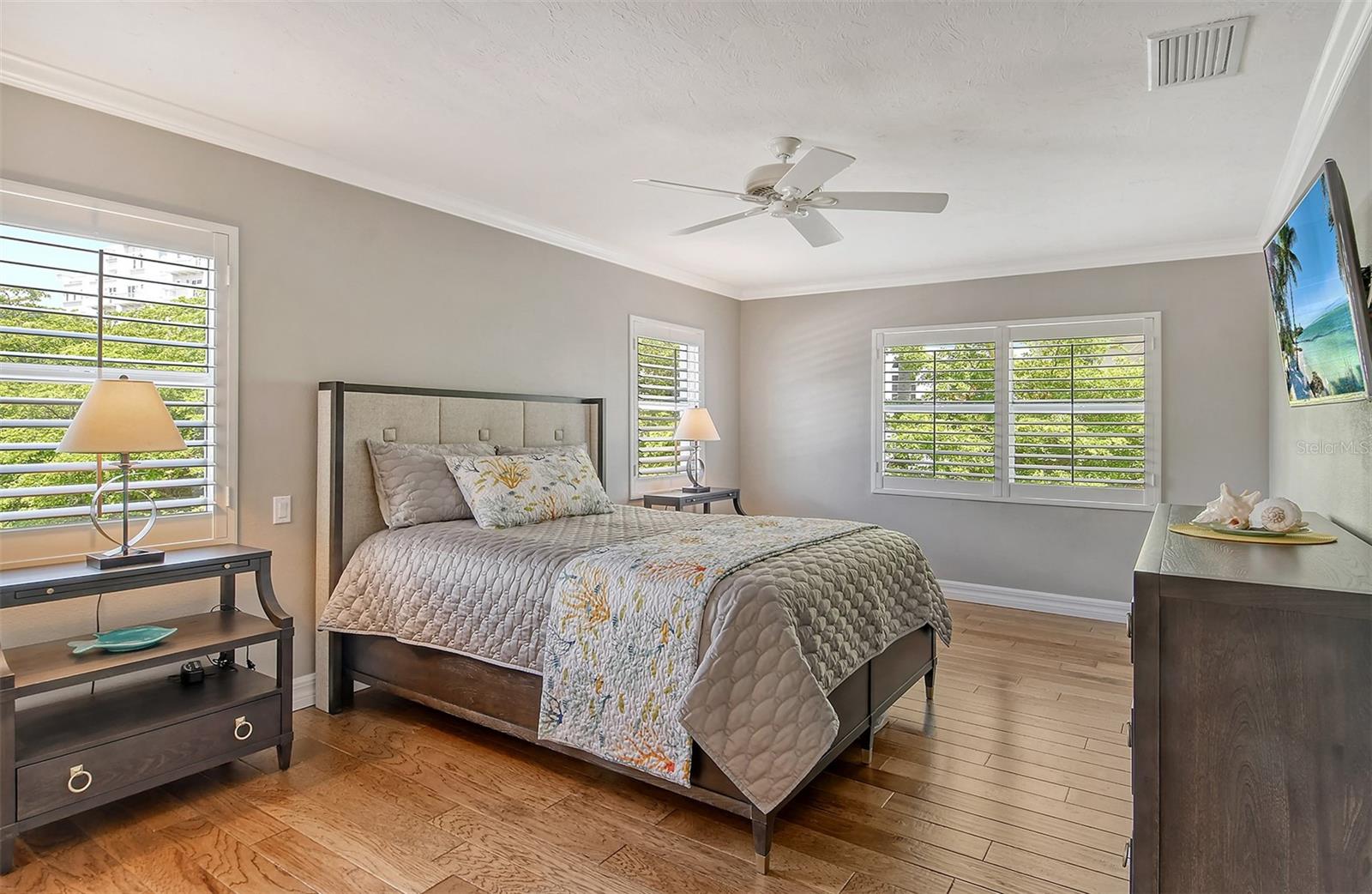 Image 18 of 39 For 400 Golden Gate Point 31