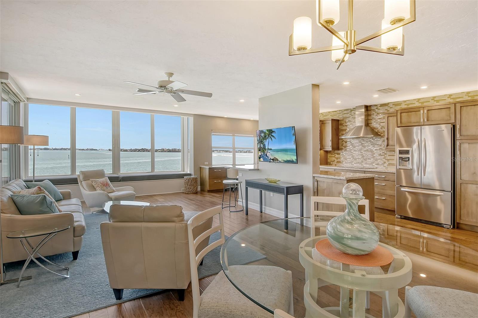 Image 8 of 39 For 400 Golden Gate Point 31