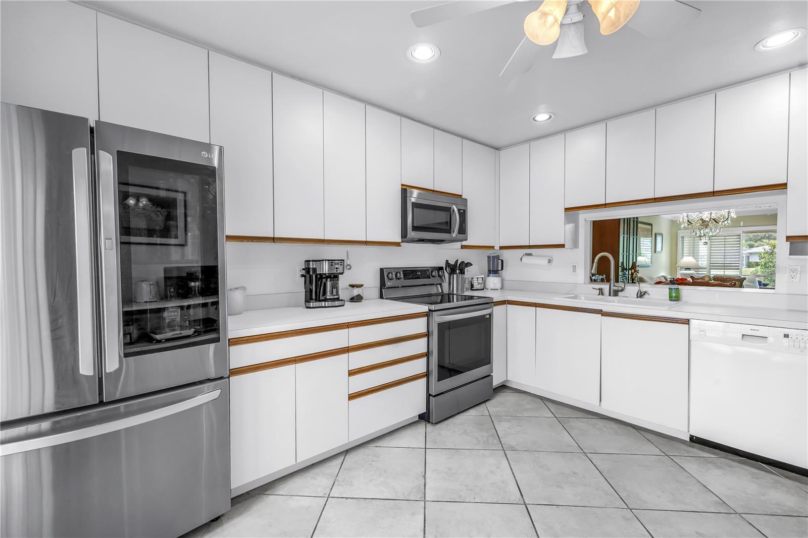 Image 11 of 43 For 5406 Chanteclaire  91