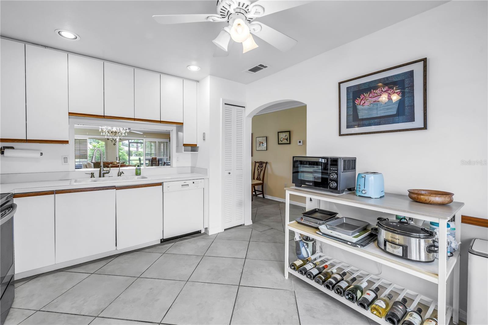 Image 12 of 43 For 5406 Chanteclaire  91