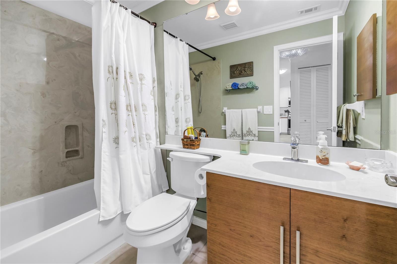 Image 31 of 43 For 5406 Chanteclaire  91