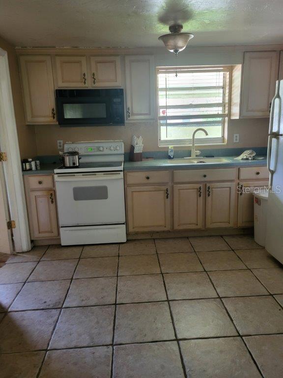 Image 6 of 23 For 2532 Grand Cayman Street
