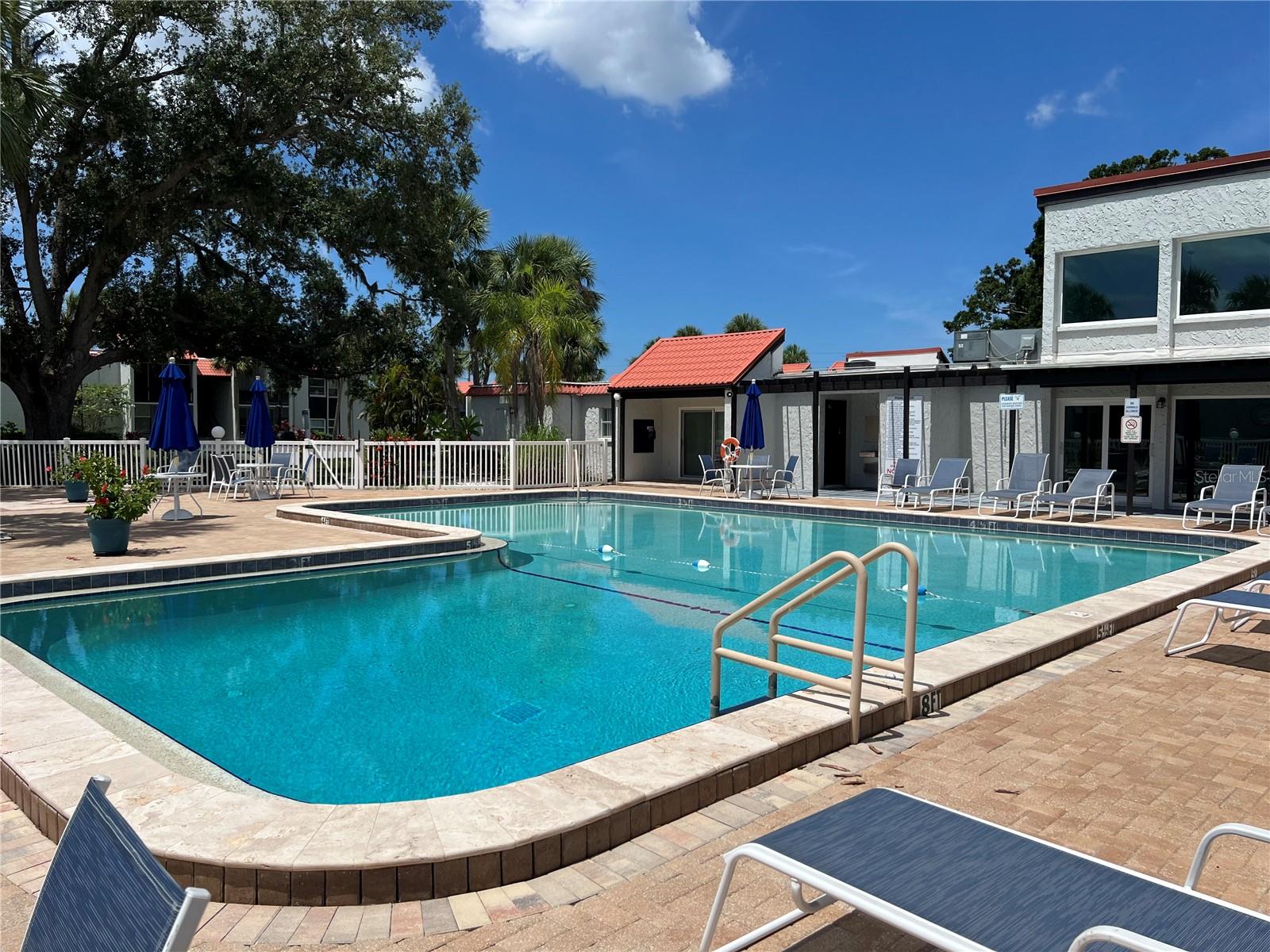 Image 18 of 19 For 3231 Beneva Road 202