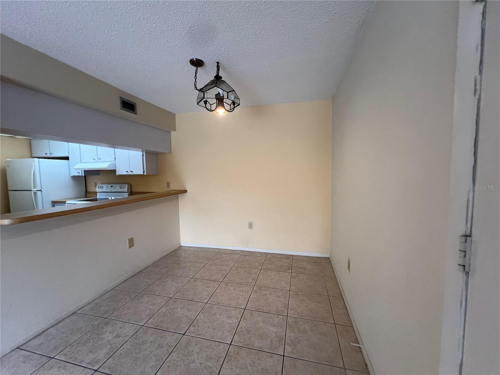 Image 5 of 19 For 3231 Beneva Road 202