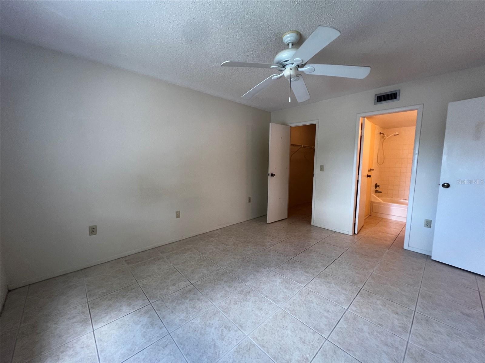 Image 8 of 19 For 3231 Beneva Road 202