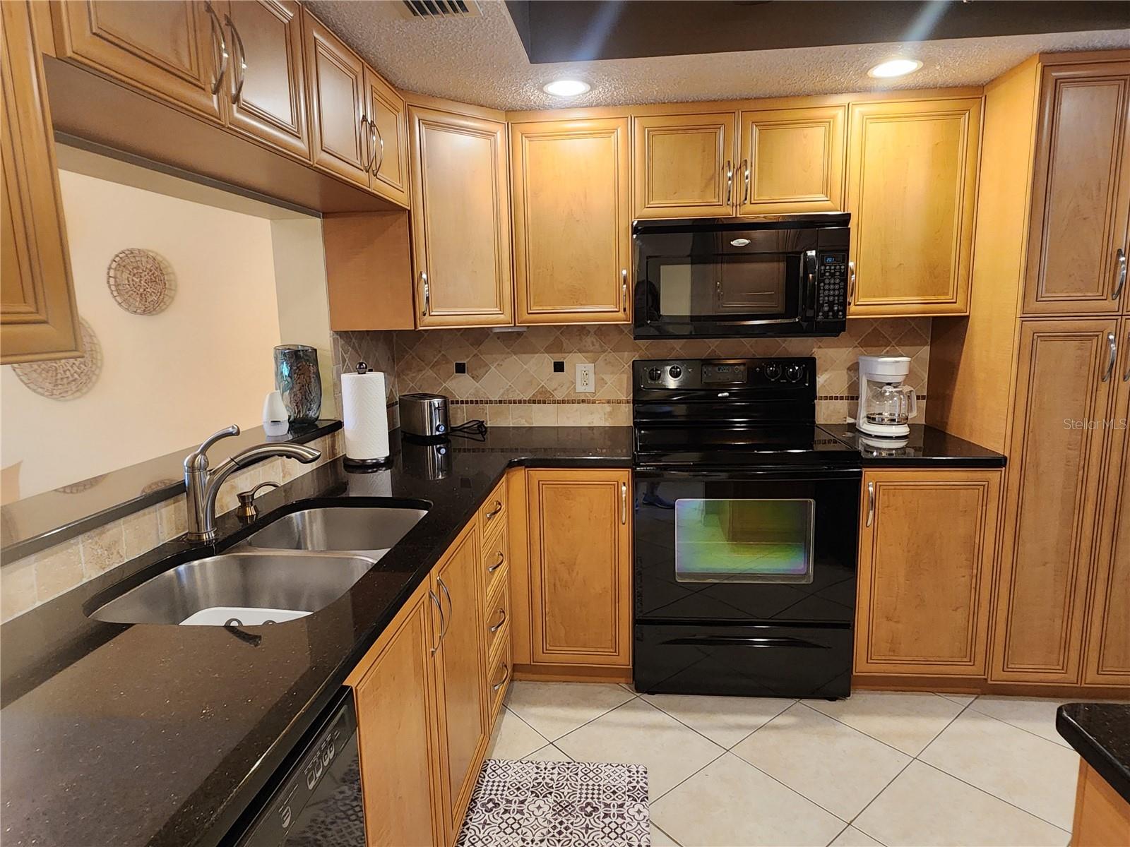 Image 13 of 49 For 6505 Stone River Road 101