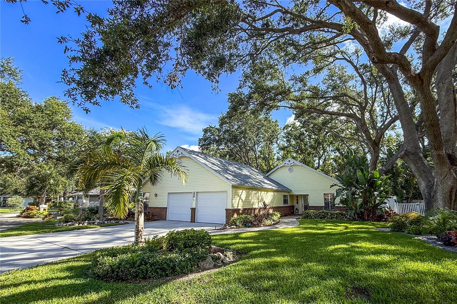 Details for 6818 Arbor Oaks Circle, BRADENTON, FL 34209