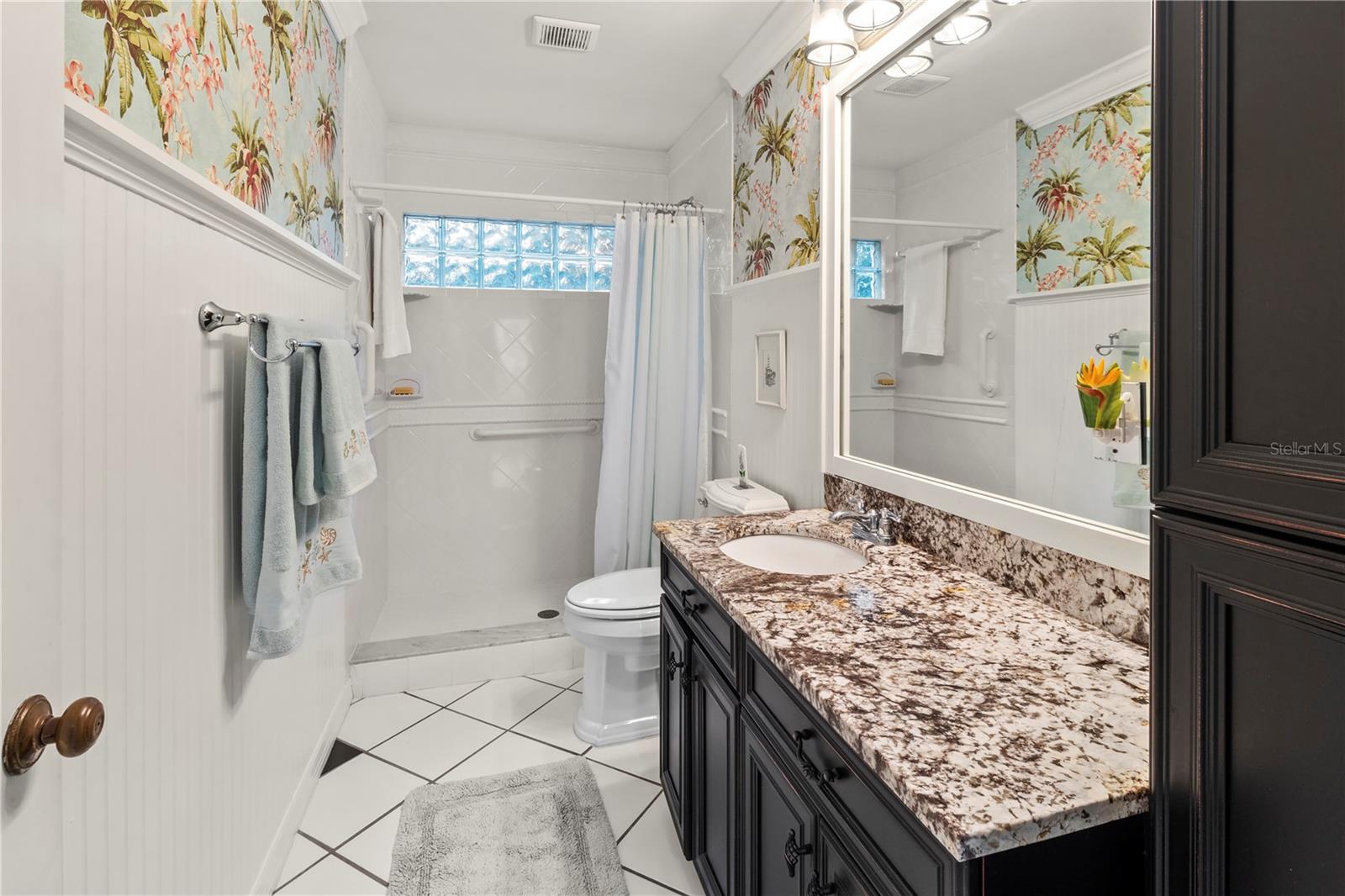 Image 21 of 39 For 6818 Arbor Oaks Circle