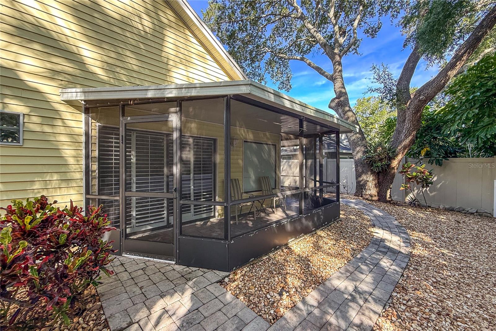 Image 30 of 39 For 6818 Arbor Oaks Circle