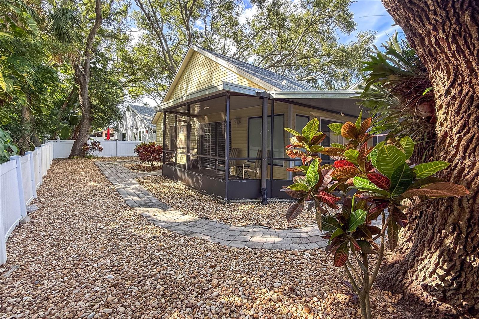 Image 31 of 39 For 6818 Arbor Oaks Circle