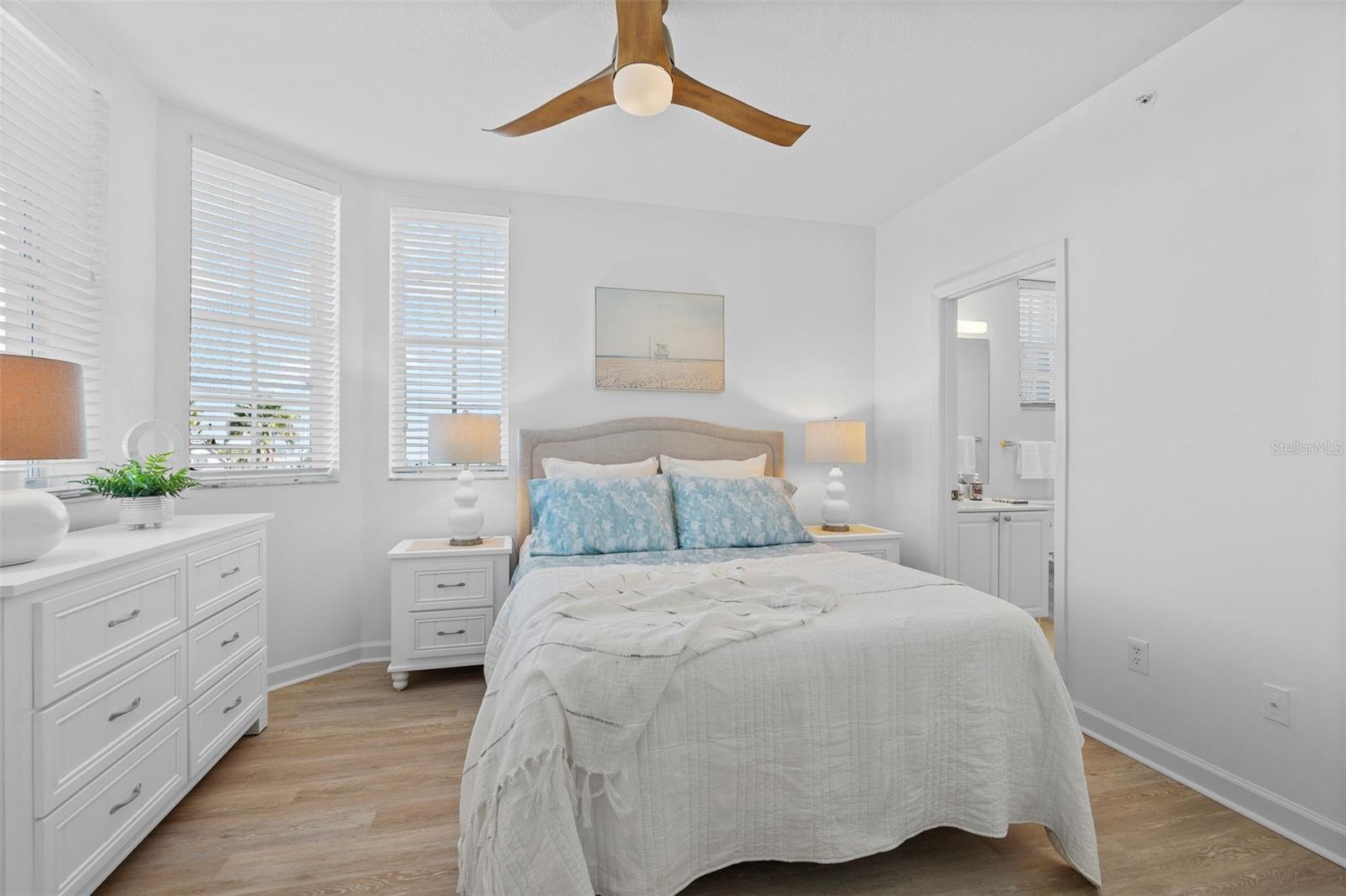 Image 20 of 46 For 1240 Dolphin Bay Way 401