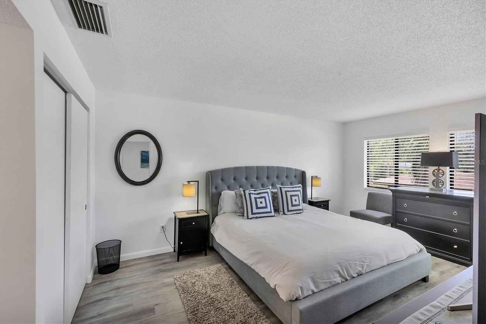 Image 15 of 93 For 4658 Longwater Chase  104