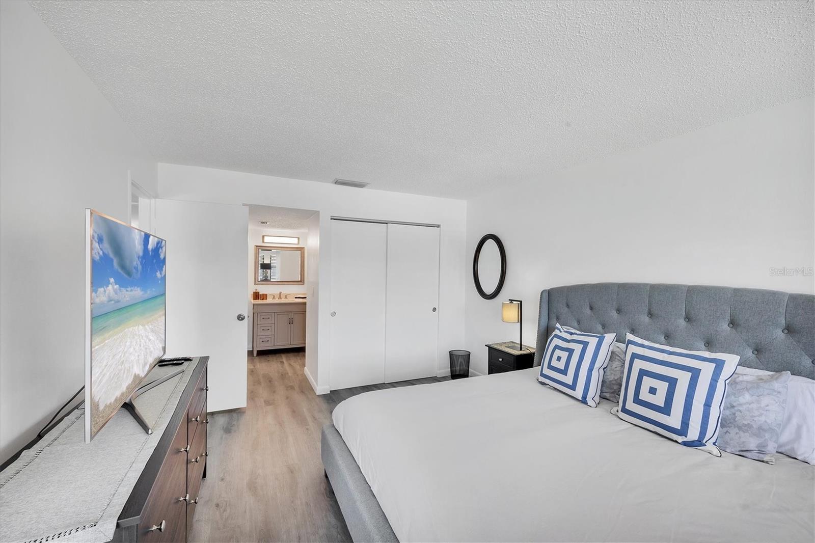 Image 17 of 93 For 4658 Longwater Chase  104