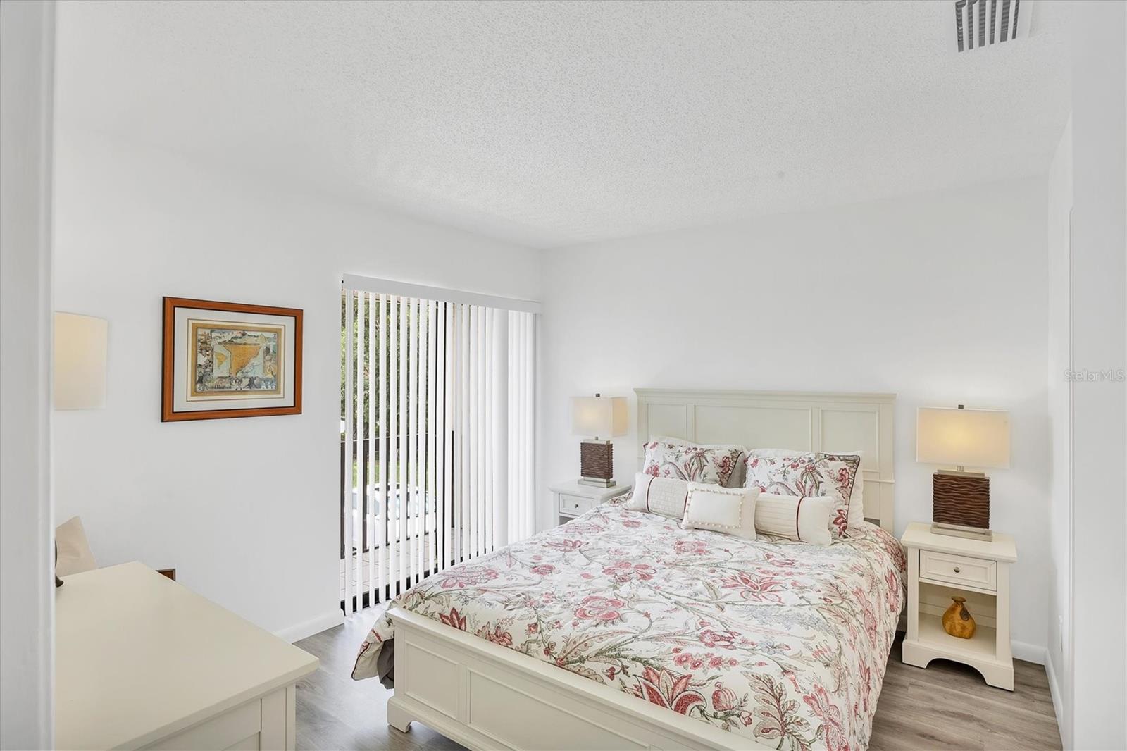 Image 20 of 93 For 4658 Longwater Chase  104