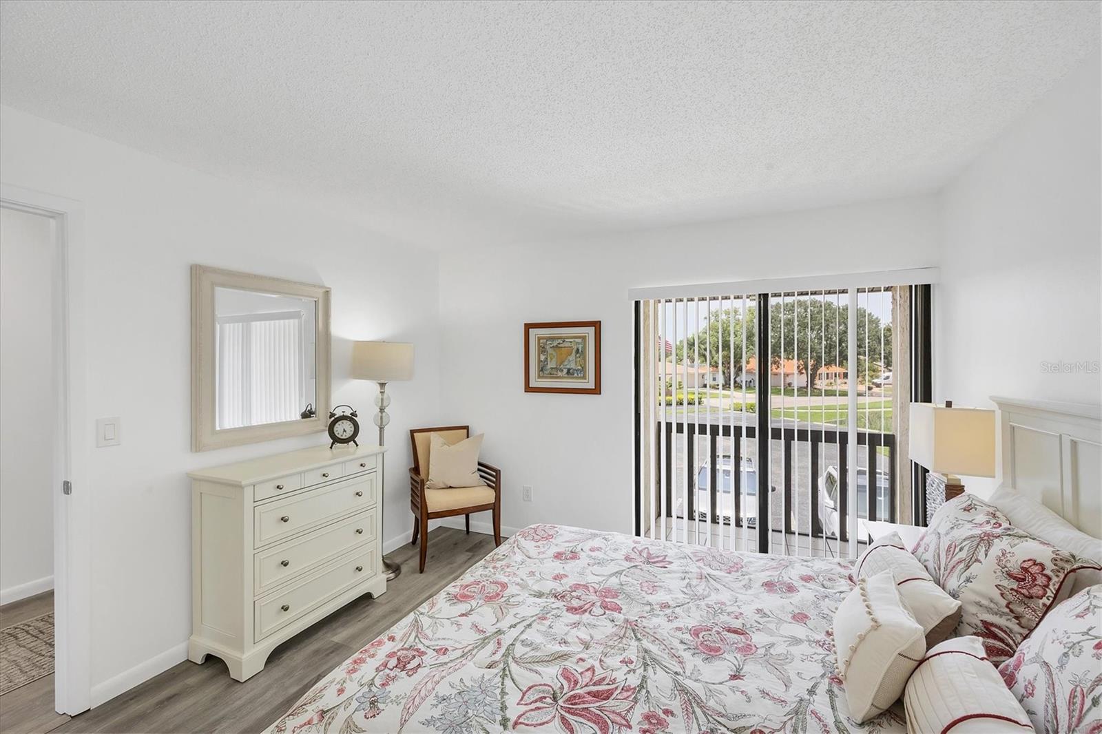Image 21 of 93 For 4658 Longwater Chase  104