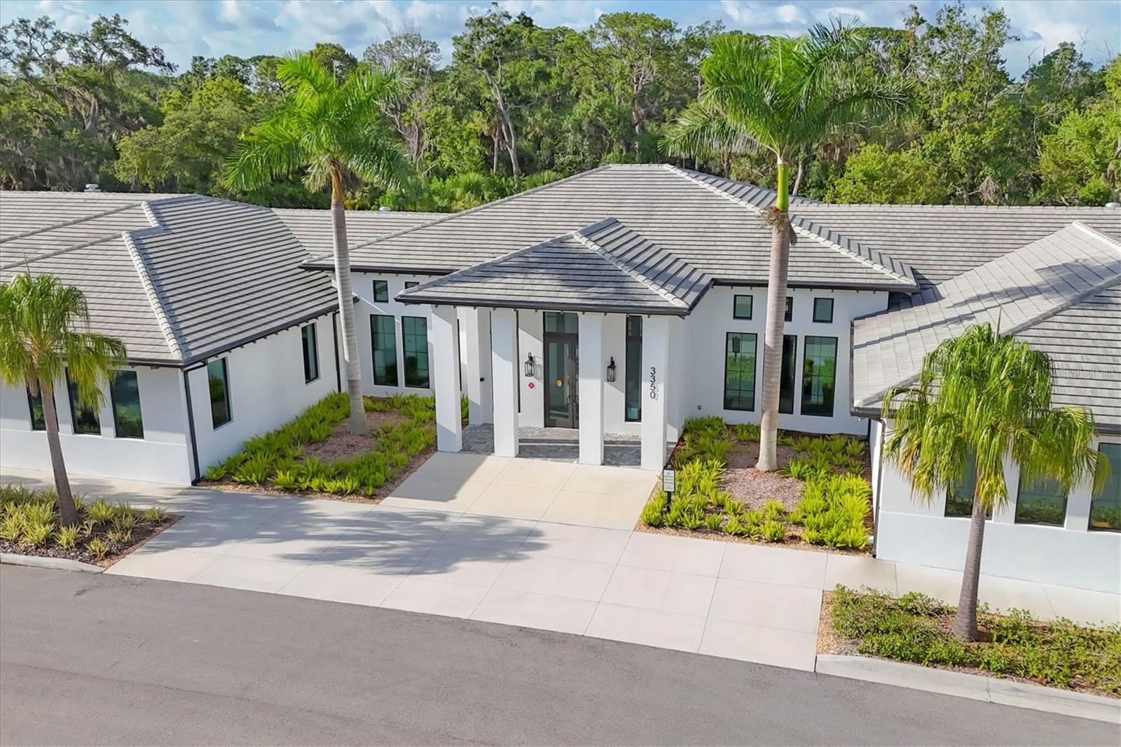 Image 43 of 93 For 4658 Longwater Chase  104