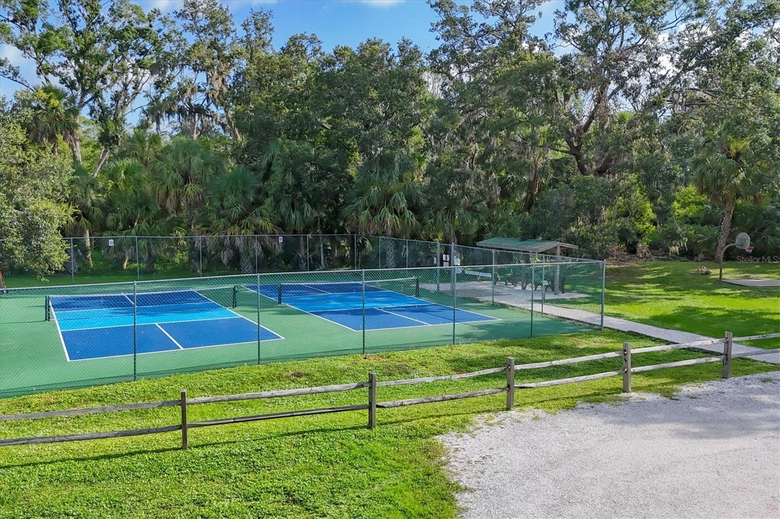 Image 61 of 93 For 4658 Longwater Chase  104