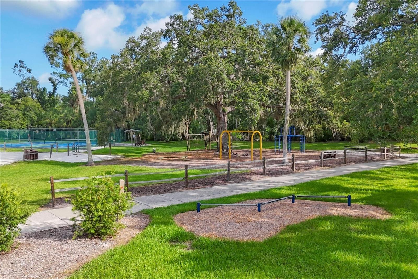 Image 67 of 93 For 4658 Longwater Chase  104