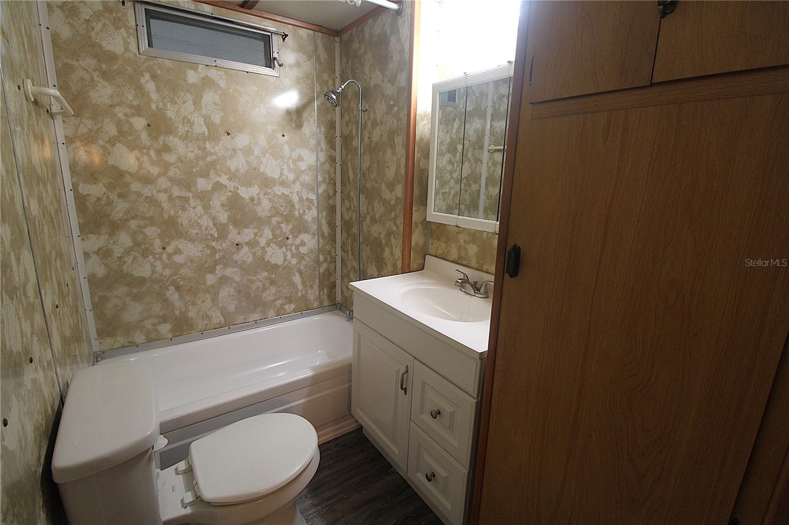 Image 10 of 15 For 512 50th Avenue Drive W