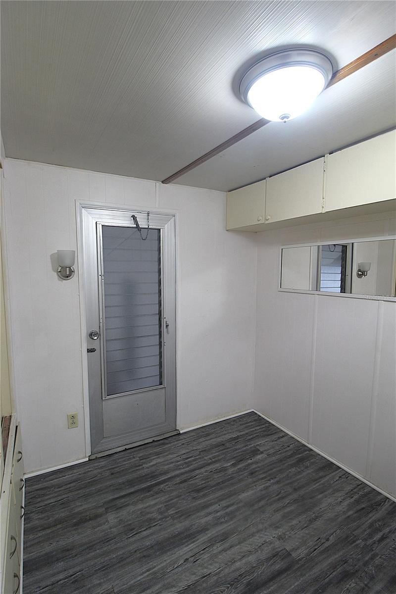 Image 12 of 15 For 512 50th Avenue Drive W