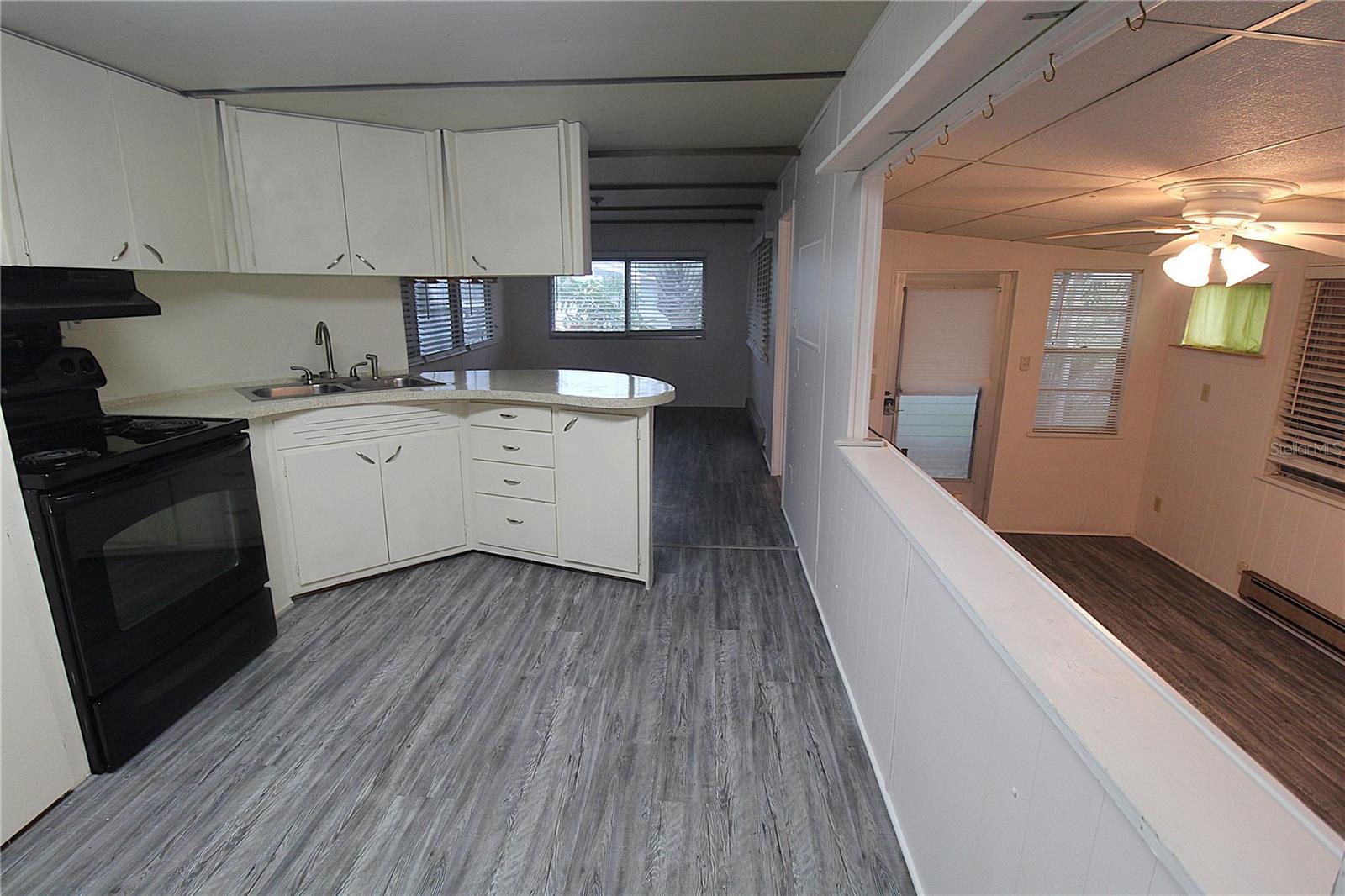 Image 2 of 15 For 512 50th Avenue Drive W